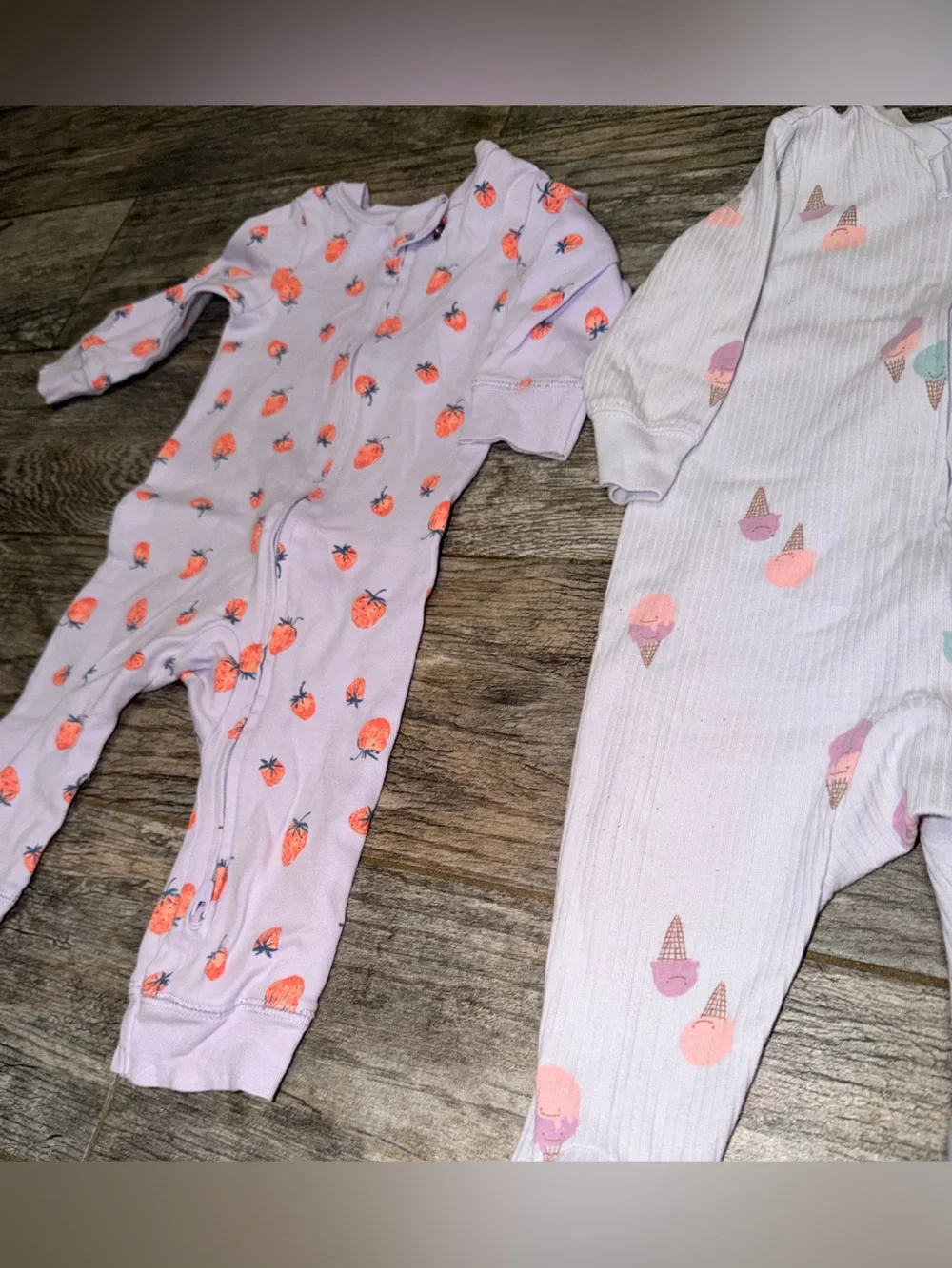 Carter's set of girls pajamas - 6M
